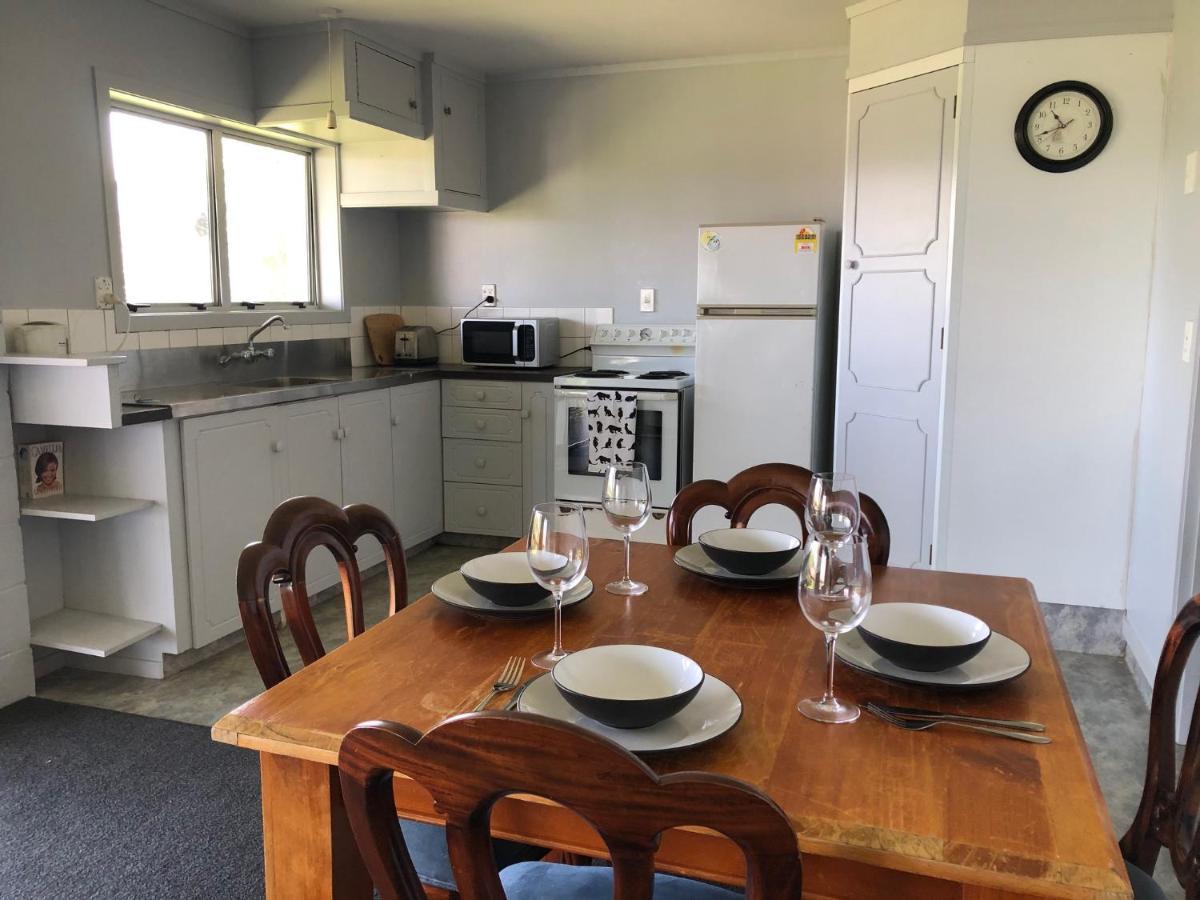 Gilmour Getaway Apartment Raglan Luaran gambar